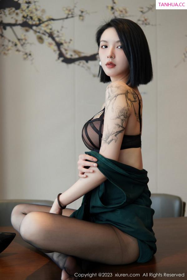   [XiuRen]高清写真图 2023.02.02 No.6205 乔一一 黑丝美腿第47张图片